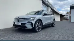 Grau grau kqg + schwarz gne Gebraucht 2024 Renault Mégane Techno Limousine | 34.989 € (Fairer Preis)
