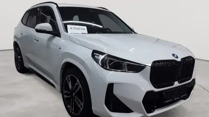 Gebraucht BMW iX1 M Sport 230 kW (313 PS) 2023 Alpinweiß SUV