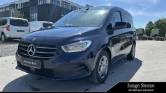 Cavansitblau Gebraucht 2023 Mercedes T180 Style Van / Kleinbus | 25.350 € (Guter Preis)