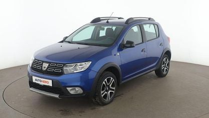 Używany Dacia Sandero Celebration 90 KM (66 kW) 2020 Niebieski Sedan/Limuzyna