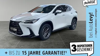 Weiß Gebraucht 2025 Lexus NX450h+ E-FOUR Executive Line SUV | 63.500 € (Fairer Preis)