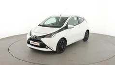 Weiß Gebraucht 2014 Toyota Aygo X-play Kleinwagen | 6.980 € (Etwas zu teuer)