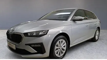 Neu Skoda Scala Selection 116 PS (85 kW) 2025 Silber Kleinwagen