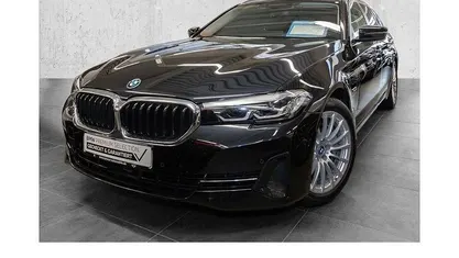 Black sapphire Gebraucht 2021 BMW 530 Kombi | 27.490 € (Superpreis)