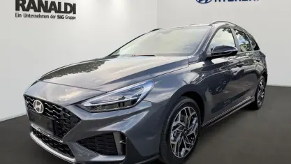Neu Hyundai i30 N Line 150 PS (110 kW) 2026 Grau Limousine