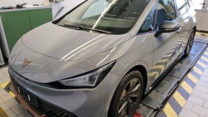 Używany Cupra Born 150 kW (204 KM) 2023 Szary Hatchback