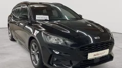 Obsidianschwarz metallic Gebraucht 2021 Ford Focus ST-Line Kombi | 16.990 € (Fairer Preis)