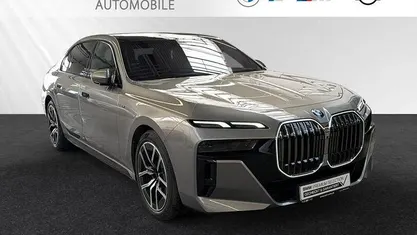 Gebraucht BMW 740 M Sport 299 PS (219 kW) 2025 Oxidgrau ii metallic Limousine