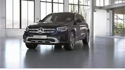 Unilack schwarz uni Gebraucht 2021 Mercedes GLC300e SUV | 33.890 € (Fairer Preis)