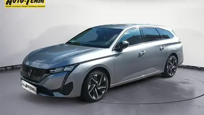 Grau Gebraucht 2023 Peugeot 308 SW Allure Kombi | 23.980 € (Fairer Preis)