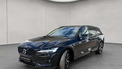 Gebraucht 2025 Volvo V60 Plus Kombi | 43.980 € (Guter Preis)