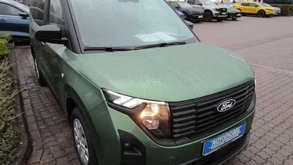 Grün Neu 2025 Ford Tourneo Trend Kombi | 28.790 € (Fairer Preis)