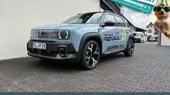 Kumulusblau, dach schwarz Gebraucht 2025 Renault 4 E-Tech Komfort SUV | 34.290 € (Guter Preis)