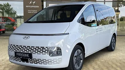 Gebraucht Hyundai Staria 224 PS (164 kW) 2025 Creamy white Van / Kleinbus