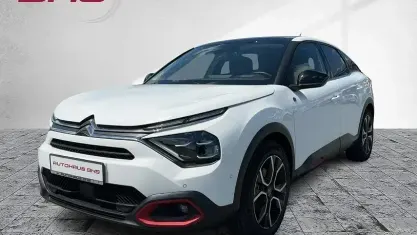 Gebraucht Citroën e-C4 Shine 100 kW (136 PS) 2022 Polarweiß (weiß) Limousine