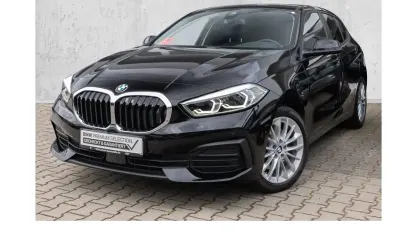 Gebraucht BMW 118 Sport Line 136 PS (100 kW) 2022 Schwarz Limousine