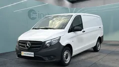Weiß Gebraucht 2024 Mercedes Vito Van / Kleinbus | 29.893 € (Fairer Preis)