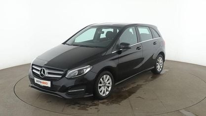 Używany Mercedes B180 Style 122 KM (89 kW) 2018 Czarny Minivan