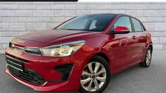 Signal red Gebraucht 2021 Kia Rio Vision Limousine | 14.790 € (Fairer Preis)