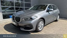 Grau Gebraucht 2023 BMW 118 Sport Line Kleinwagen | 25.990 € (Fairer Preis)