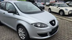 Grau Gebraucht 2006 Seat Altea Reference Van / Kleinbus | 1.800 € (Fairer Preis)