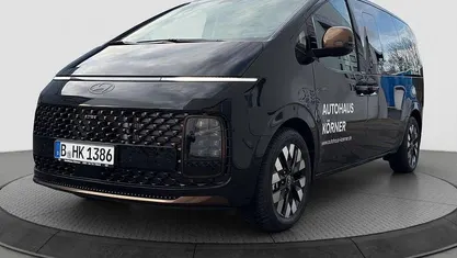 Schwarz Gebraucht 2025 Hyundai Staria Signature Van / Kleinbus | 53.995 € (Superpreis)
