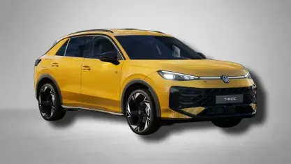 Neu VW T-Roc R-line 150 PS (110 kW) 2026 Flame red metallic SUV