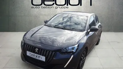 Gebraucht Peugeot 208 Active 101 PS (74 kW) 2023 Metfa platinium grau Kleinwagen