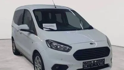 Gebraucht Ford Tourneo Courier Trend 101 PS (74 kW) 2021 Van / Kleinbus