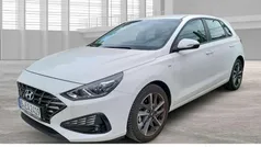 Atlas white / sol Gebraucht 2023 Hyundai i30 Trend Limousine | 20.990 € (Fairer Preis)