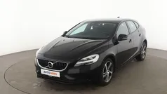 Schwarz Gebraucht 2018 Volvo V40 Momentum Kombi | 15.350 € (Fairer Preis)