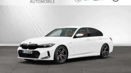 Gebraucht BMW 330e M Sport 292 PS (214 kW) 2025 Alpinweiß iii Limousine
