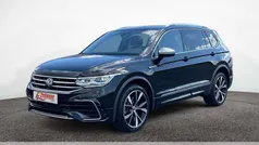Schwarz Gebraucht 2024 VW Tiguan Allspace R-line SUV | 43.445 € (Fairer Preis)