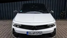 Arktisweiß/karbonschwarz Gebraucht 2023 Opel Astra GSe Limousine | 27.850 € (Fairer Preis)