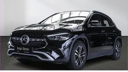 Gebraucht Mercedes GLA200 163 PS (119 kW) 2024 Unilack nachtschwarz SUV