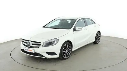 Weiß Gebraucht 2015 Mercedes A180 Style Limousine | 13.810 € (Fairer Preis)
