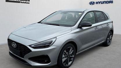 Neu Hyundai i30 Advantage 101 PS (74 kW) 2025 Silber Limousine