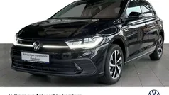Schwarz (deep black perleffekt) Neu 2024 VW Polo Life Kleinwagen | 22.700 € (Fairer Preis)