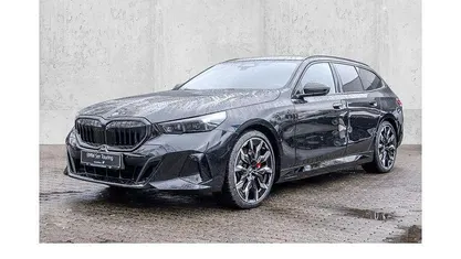 Gebraucht BMW 550e M Sport 313 PS (230 kW) 2025 Kombi
