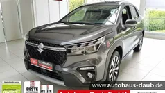 Titan dark gray met Neu 2024 Suzuki SX4 S-Cross Comfort+ SUV | 25.990 € (Guter Preis)