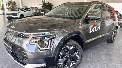 Interstellar grau met. Gebraucht 2023 Kia Niro Inspiration SUV | 33.450 € (Fairer Preis)