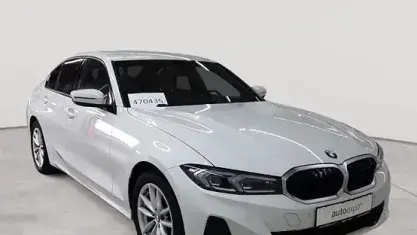 Gebraucht BMW 318 Sport Line 150 PS (110 kW) 2023 Alpinweiß Limousine