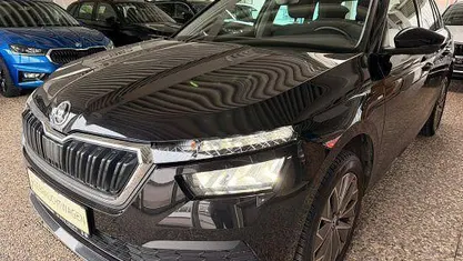 Gebraucht Skoda Kamiq Clever 95 PS (69 kW) 2022 : schwarzmagic perleffekt SUV