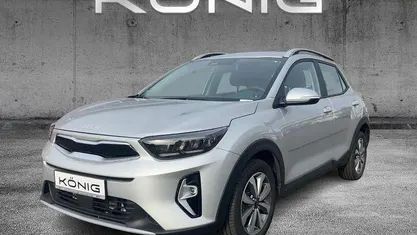 Silber Gebraucht 2023 Kia Stonic Vision SUV | 18.999 € (Fairer Preis)