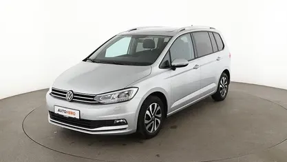 Silber Gebraucht 2021 VW Touran Active Van / Kleinbus | 30.350 € (Fairer Preis)