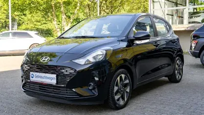 Gebraucht Hyundai i10 Trend 63 PS (46 kW) 2025 Schwarz Kleinwagen