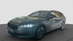 Grau Gebraucht 2024 Skoda Superb Selection Kombi | 39.490 € (Fairer Preis)