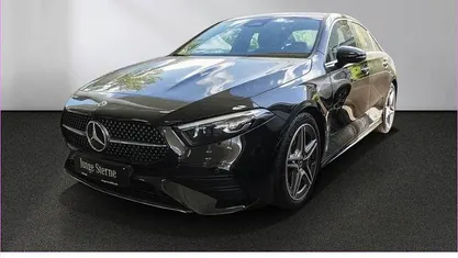 Usata Mercedes A180 AMG 116 CV (85 kW) 2025 Nero Berlina