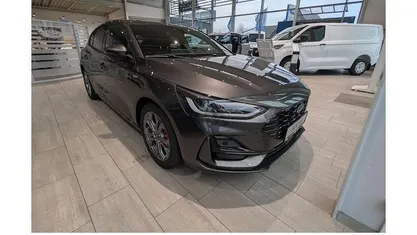 Gebraucht 2025 Ford Focus ST-Line Limousine | 25.990 € (Fairer Preis)