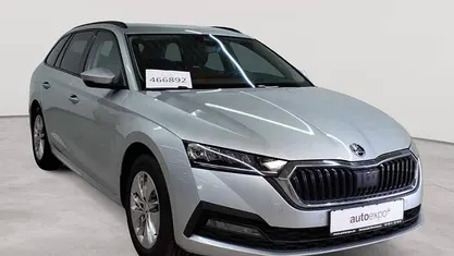 Gebraucht Skoda Octavia Ambition 150 PS (110 kW) 2023 Brillantsilber metallic Kombi